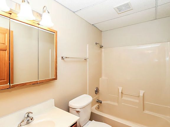 2nd image of 338 N Elmwood Dr