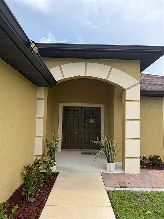 3 bed, 2.0 bath, 1280 sqft, $2,100 — Photo 3
