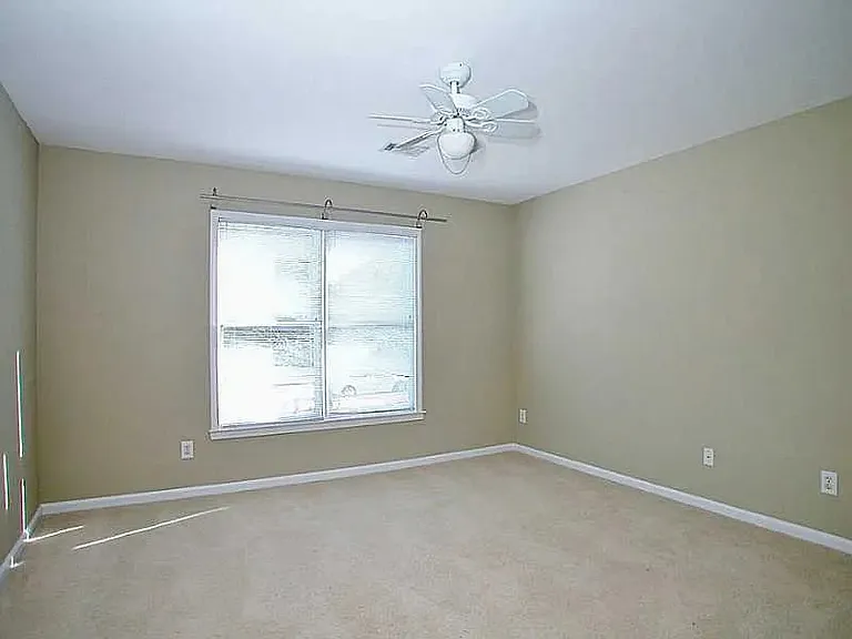Upstairs Bedroom 3 (Private in-suite bathroom)