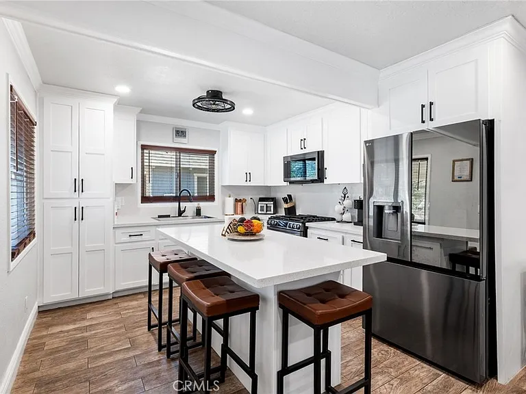 531 Santa Barbara Ave — Photo 9