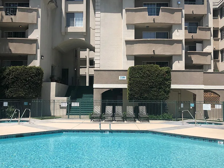 Park Regency Apartments — Photo 7