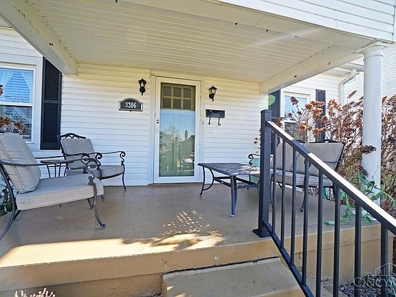3rd image of 3206 Griesmer Ave