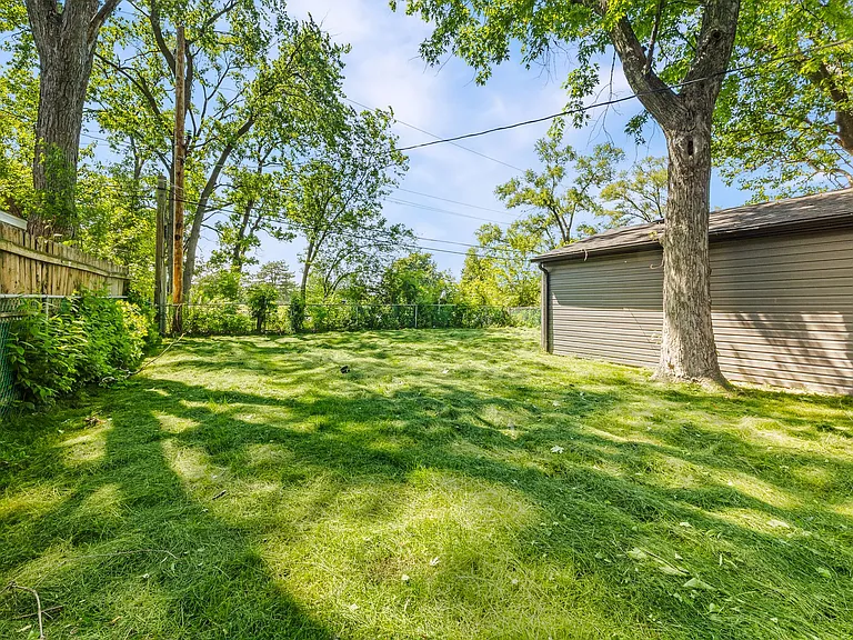 16752 Artesian Ave — Photo 16