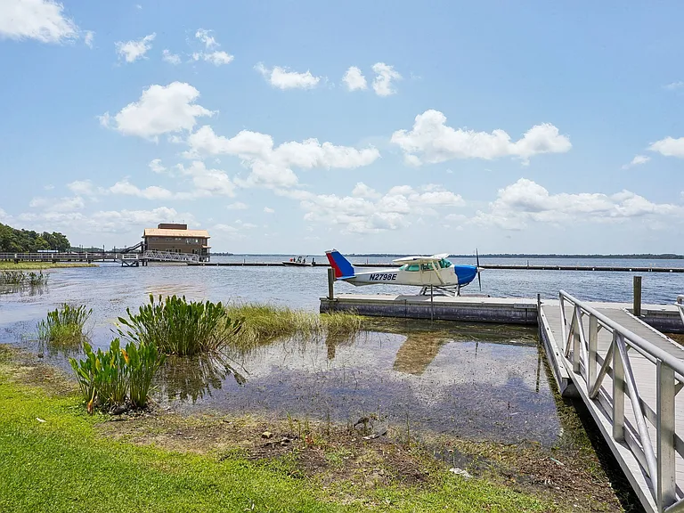 Lake Tavares Apartments — Photo 58