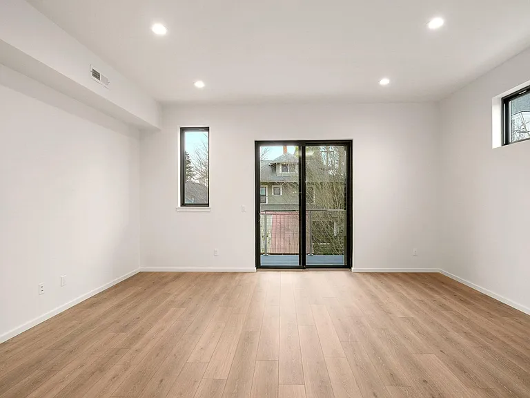 LIVING ROOM - 10 FOOT CEILINGS