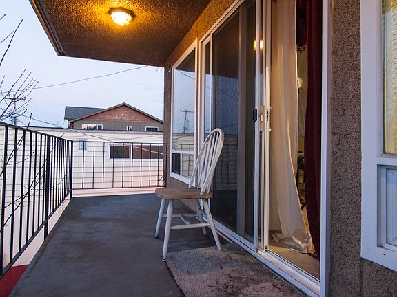 3rd image of 4525 S Henderson St APT 303