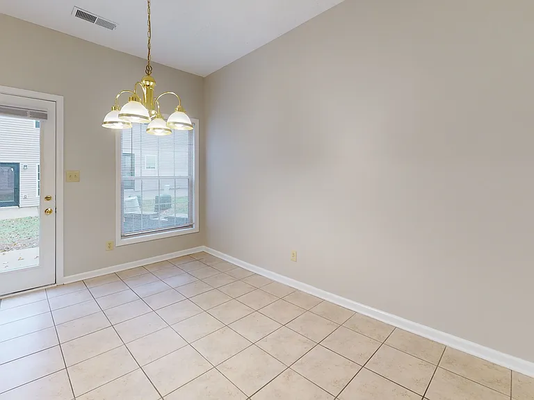 468 Newbury Way — Photo 5