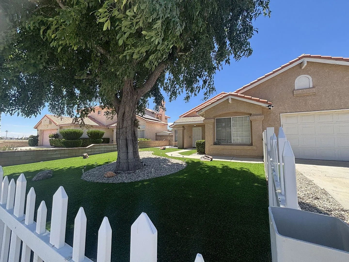 Reduced...Apply Now! — Photo 2