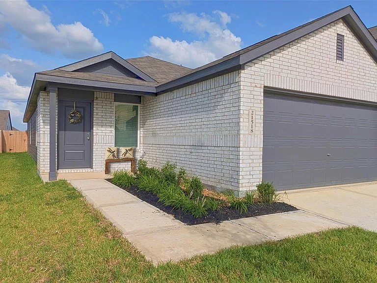 21518 Willow River Canyon Ln — Photo 2