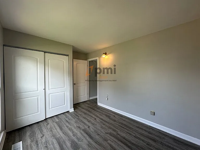 1031 W 59th Pl — Photo 18