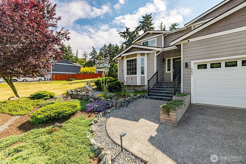 4th image of 557 Fort Ebey Road