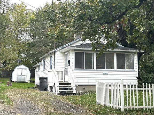 1014 Harrison St NE, Warren, OH 44483