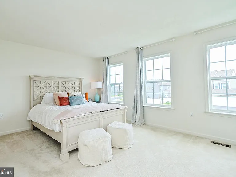 106 Alliance Ct — Photo 9
