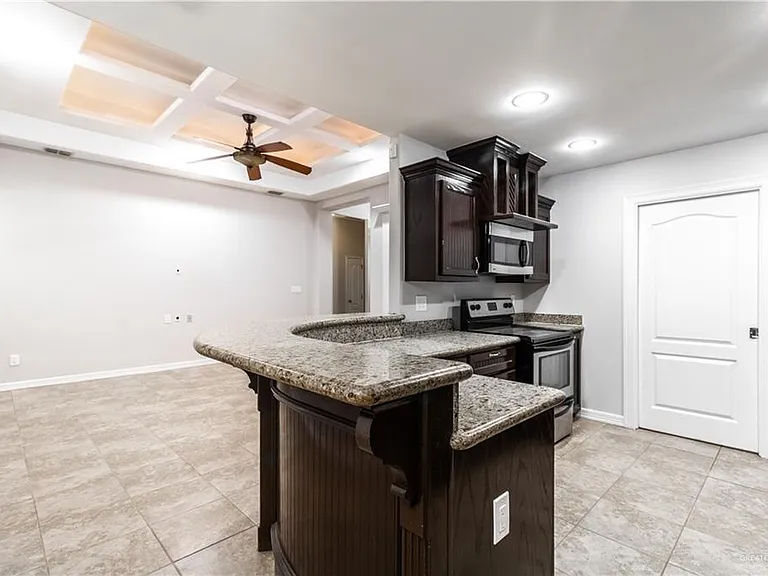 4616 Xanthisma Ave — Photo 6