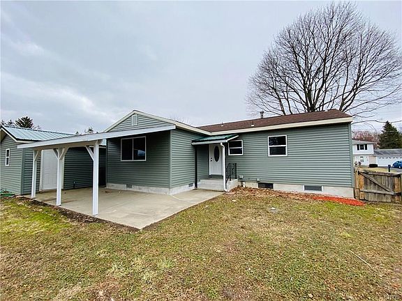 3rd image of 851 Lamont Cir