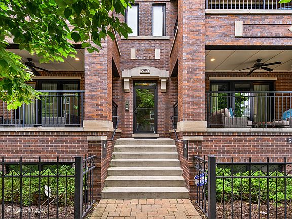 2nd image of 3950 N Hoyne Ave APT 3N