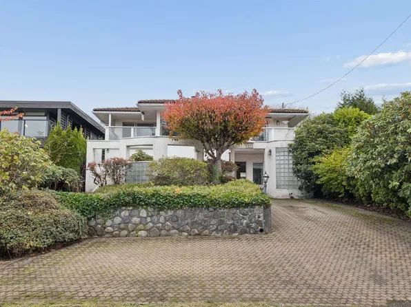 1115 Ottaburn Rd, West Vancouver, BC V7S 2J7