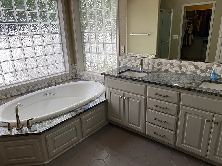 6616 Parkshadow Ct NE — Photo 16