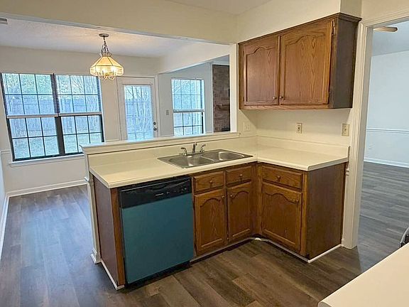 4th image of 6914 Snyder Rd