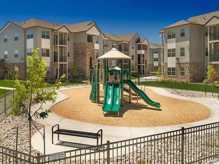 Pinyon Pointe Apartments — Photo 4