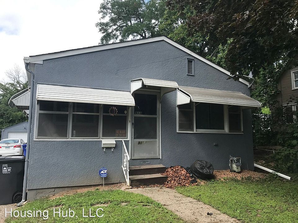 1st image of 913 Russell St