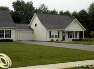 763 Cattail Ln, Pinckney, MI 48169