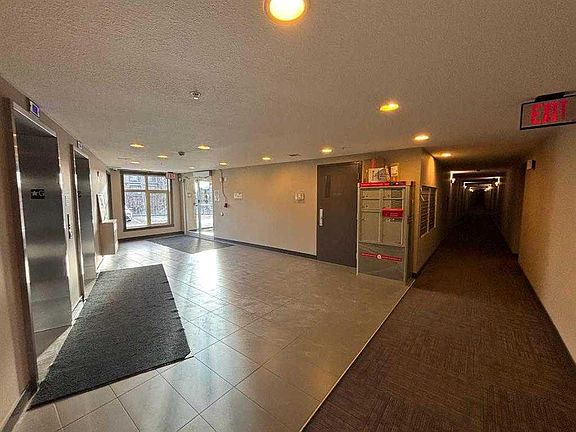 4th image of 15 E Aspenmont Hts SW #214