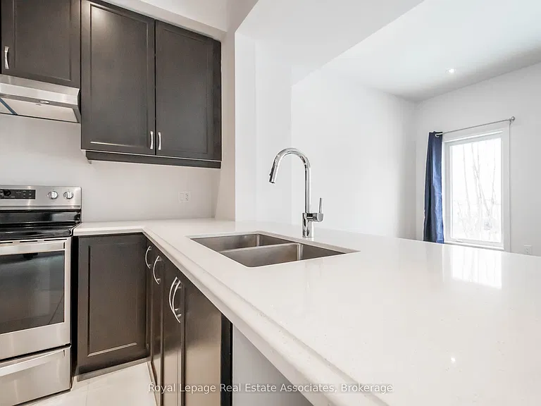 3981 Crown St — Photo 9