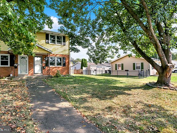 2nd image of 2071 Brentwood Dr