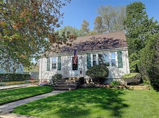 87 Manolla Ave, Warwick, RI 02888