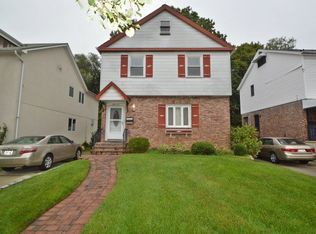 20807 Richland Ave, Flushing, NY 11364