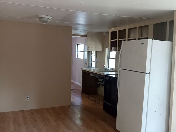 3rd image of 9A Redwood Dr