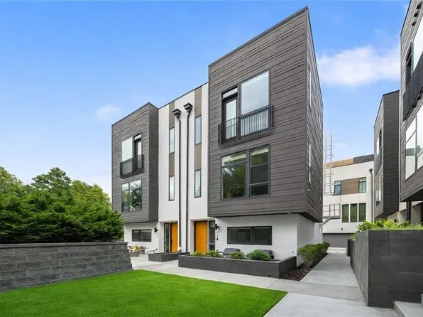 52 Reynolds Square Ln, Atlanta, GA 30307