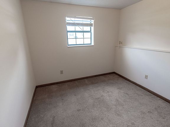 5th image of 420 N East Park Ln APT A