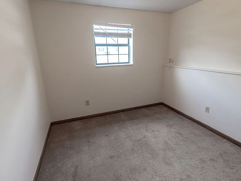 420 N East Park Ln — Photo 5