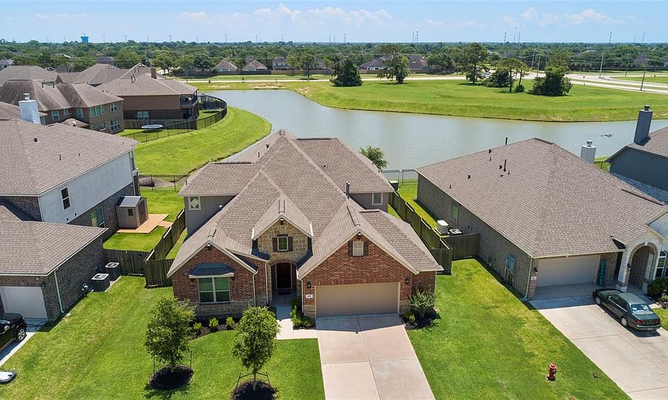 Stunning waterfront 1.5 story!
