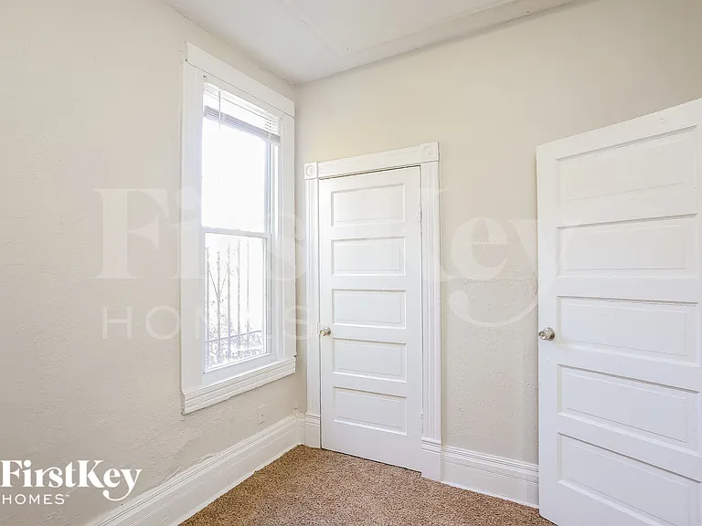 2447 Norton Ave — Photo 13