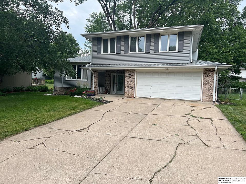 1st image of 7942 Manderson St