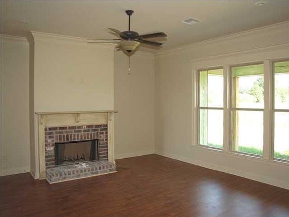 4th image of 112 Juniper Ln