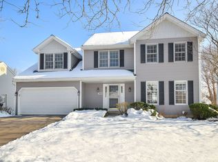 389 Colonial Cir, Geneva, IL 60134