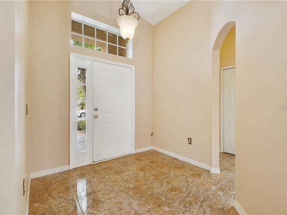 3rd image of 159 Queen Mary Dr