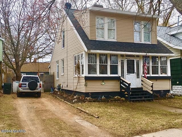 1st image of 833 W Larch Ave