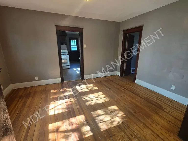 1715 Green St — Photo 6