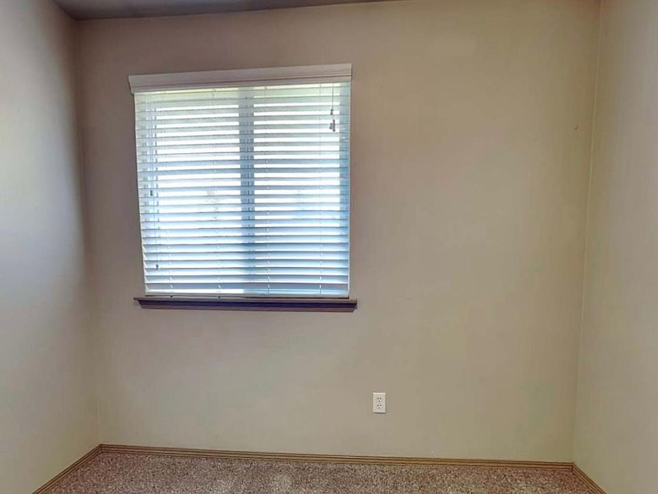 1st image of 3915 48th Ave NE