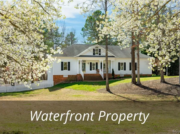 433 Elm Creek Dr, Manakin Sabot, VA 23103