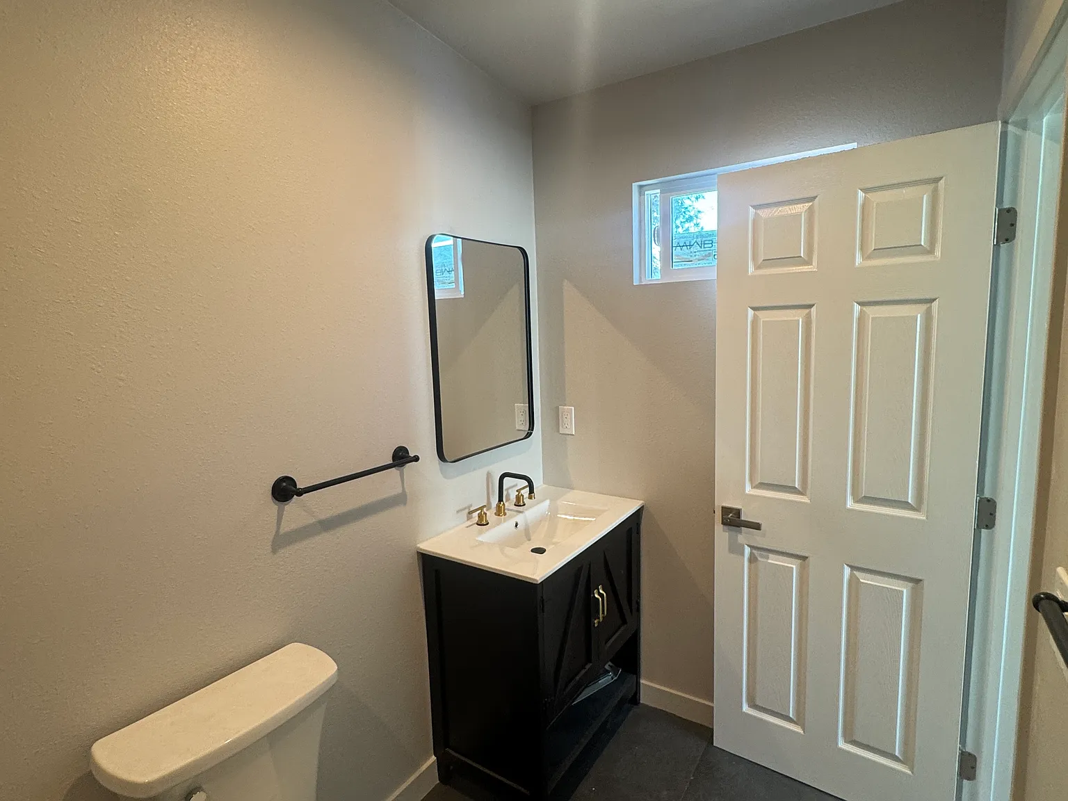 1 bed, 394 sqft, $1,950 — Photo 2