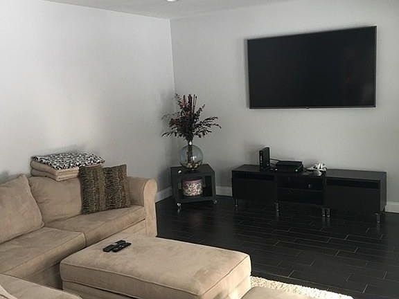 5th image of 259 Oakwood Ave #2