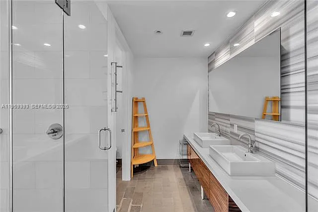 1100 Biscayne Blvd #2706 — Photo 12