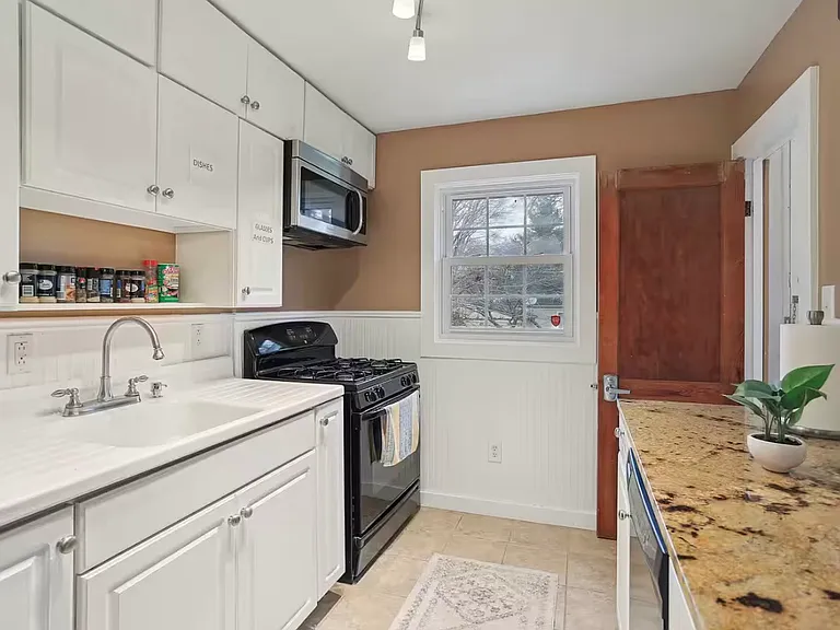 1708 W White St — Photo 14