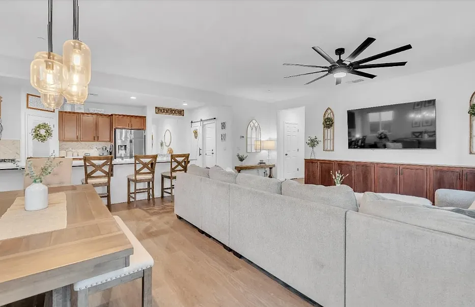 4 bed, 2532 sqft, $3,100 — Photo 4
